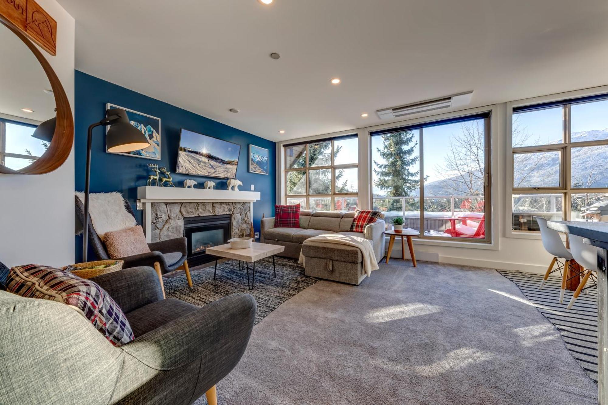 The Lookout Penthouse // A Luxe Suite In Уислър Екстериор снимка