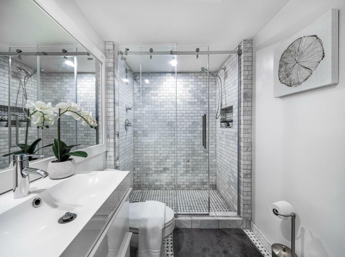 The Lookout Penthouse // A Luxe Suite In Уислър Екстериор снимка